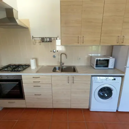 Algarve, Renovated T1 In S Bras De Alportel Апартаменты Сан-Браш-ди-Алпортел